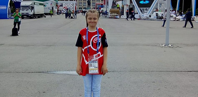 Девушка с синдромом Дауна открыла Чемпионат мира по футболу FIFA